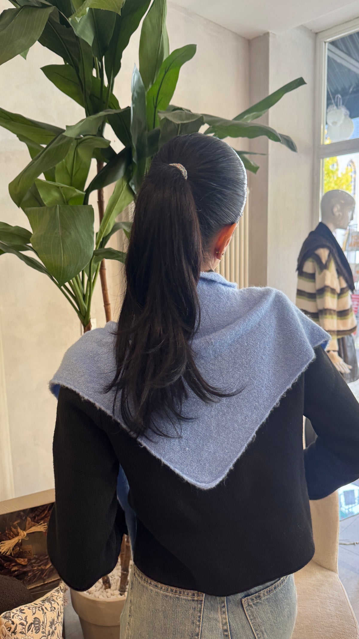 Triangle Scarf - Dora