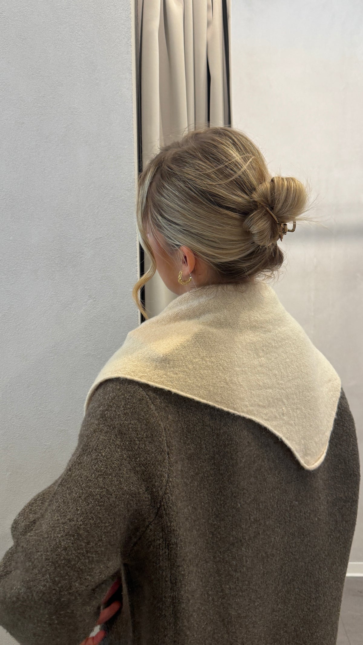 Triangle Scarf - Dora