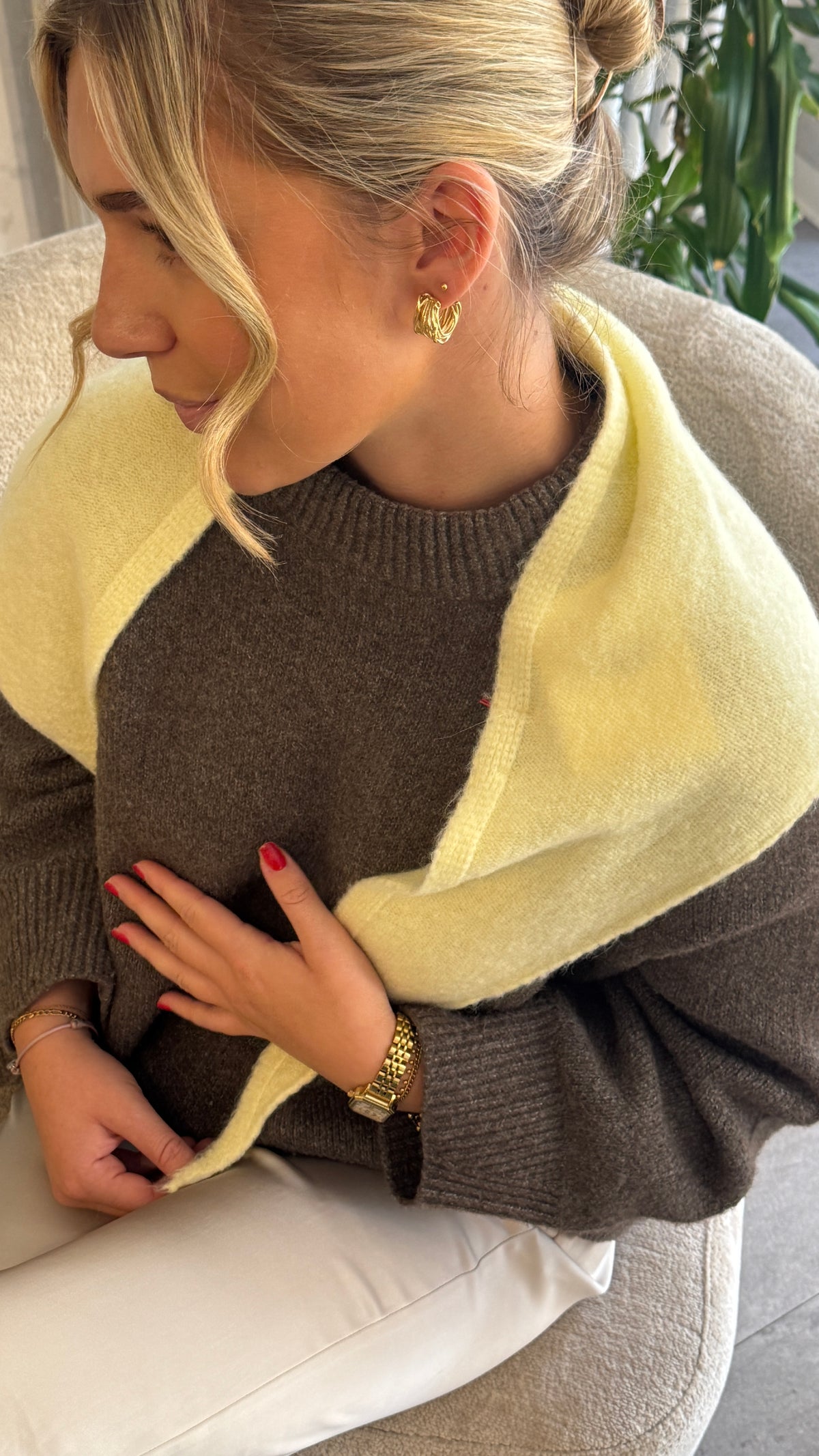 Triangle Scarf - Dora